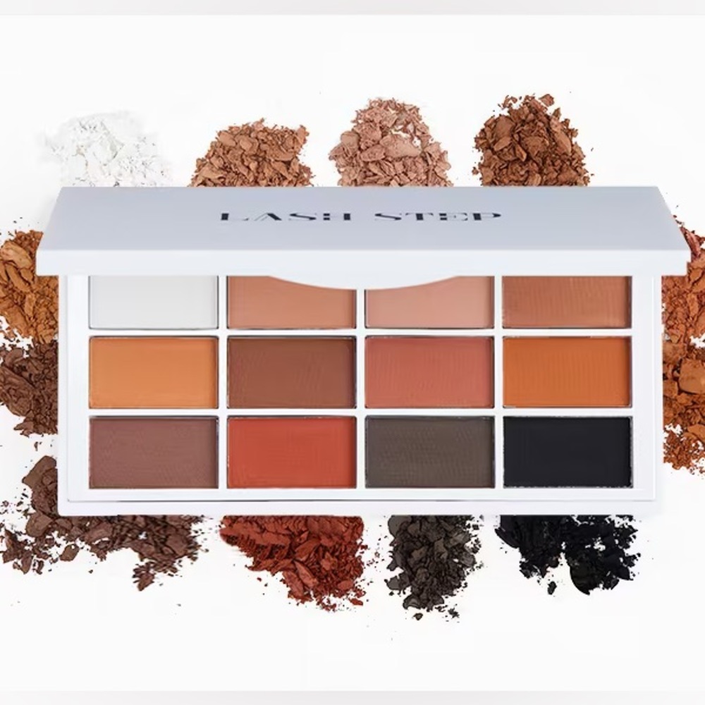 Lash Step Matte About Eyeshadow Palette